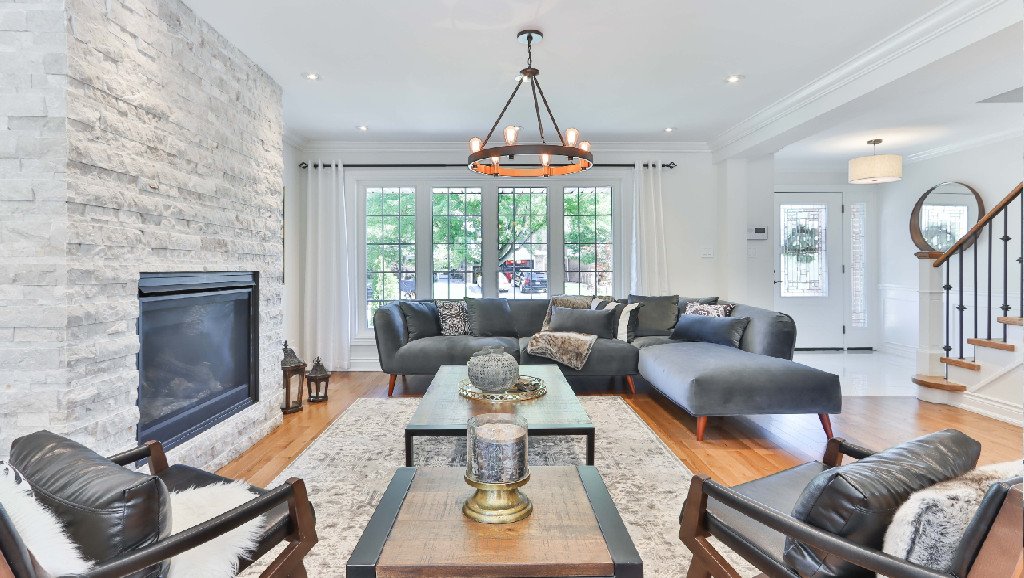 Sectional or Sofa: Design Tips for a Cozy Living Space