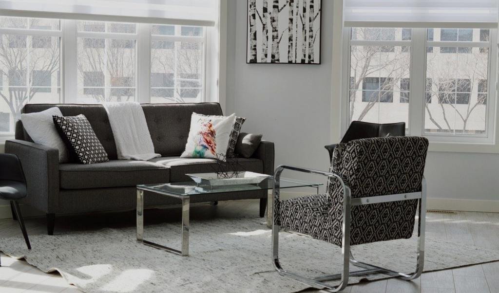 How to Furnish an Oversized Living Room